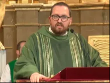 Padre Rubén Pérez Ayala.
