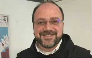 Pe. Ibrahim Alsabagh, religioso franciscano e autor do livro “Un instante antes del alba. Crónicas de guerra y de esperanza desde Alepo”.