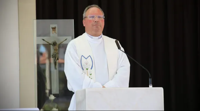Padre-Carlos-Cabecinhas-Santuario-de-Fatima.jpg ?? 
