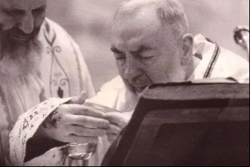 PadrePio_WikipediaDominioPublico_230916_1.jpg