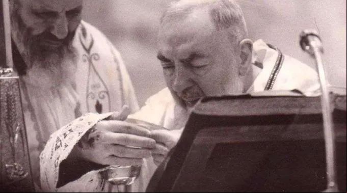PadrePio_WikipediaDominioPublico_230916_1.jpg