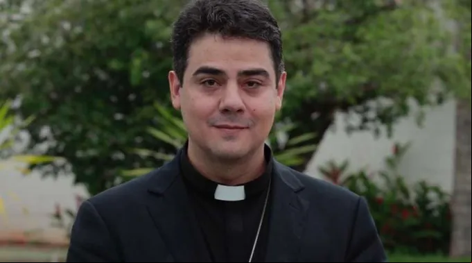 PadreRobsonOliveira_Facebook.jpg ?? 