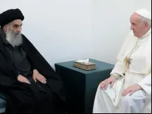 Papa Francisco com o grande aiatolá Al-Sistani.