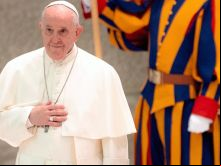 Papa Francisco chega à Aula Paulo VI 