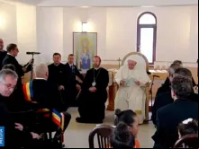 Papa Francisco no encontro com a comunidade “rom”.