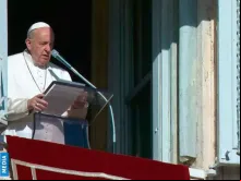 Papa durante a oração do Ângelus.