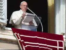 O Papa durante a oração do Ângelus.