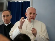 Papa Francisco durante a coletiva de imprensa no avião.