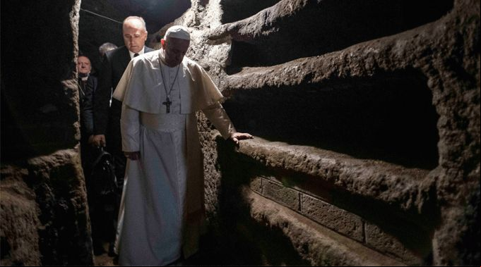 Papa-Francisco-Visita-Catacumbas-Vatican-Media-29092021.gif ?? 