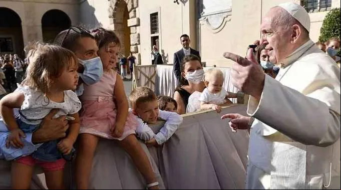 Papa-Francisco-familia-numerosa-2-Audiencia-General-090920.jpg ?? 