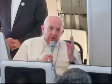 Papa Francisco durante a entrevista coletiva