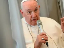 Papa Francisco durante a entrevista coletiva no voo de volta a Roma