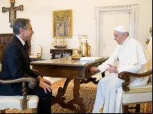 Papa conversa com Secretario de Estado Anthony Blinken.