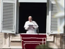 Papa durante o Ângelus.