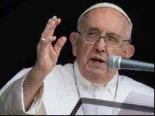 O papa Francisco na oração do Ângelus na Praça de São Pedro, domingo, 18 de junho de 2023.