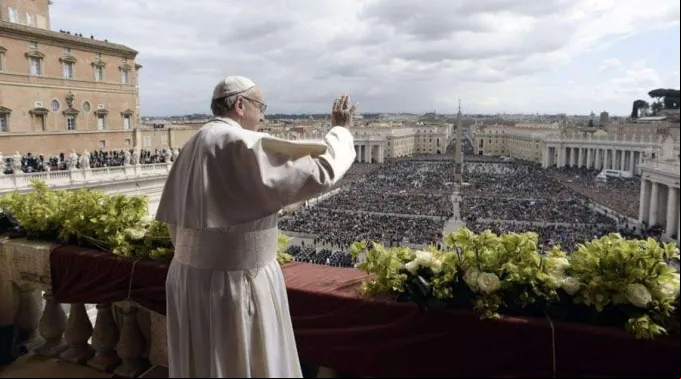 PapaBendicionPascua2018_VaticanMedia.jpg ?? 