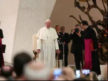 Papa Francisco durante o encontro com membros da Cáritas Itália 