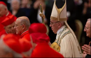 Papa no Consistório em que criou 14 novos cardeais.