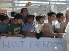 Papa Francisco com refugiados em Lesbos, Grécia, em 2016.