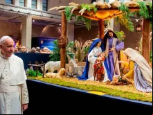 O Papa visita a exposição.