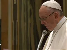 Papa Francisco pronuncia seu discurso.