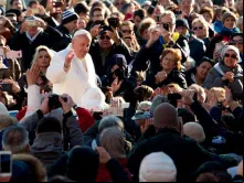 Papa Francisco na Praça de São Pedro.