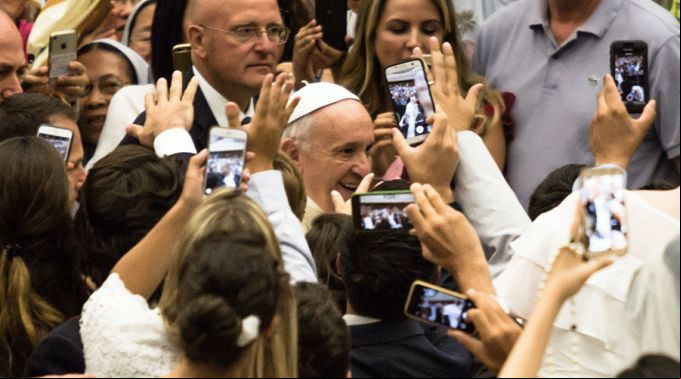 PapaFranciscoAudiencia_AlessioDiCintioACIPrensa_23082017.gif ?? 