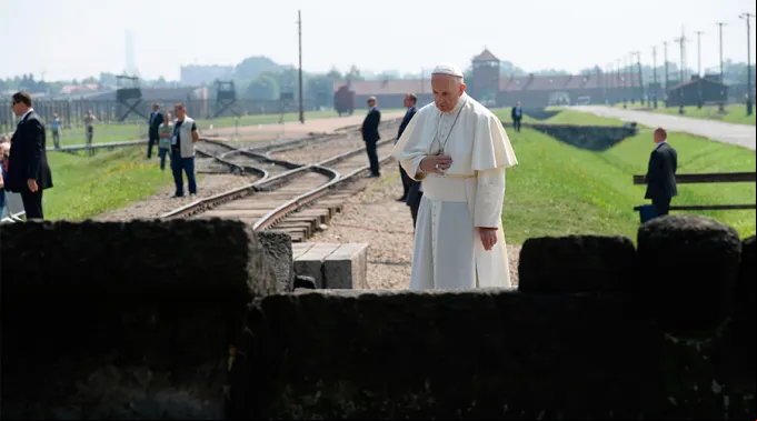 PapaFranciscoAuschwitz_LOsservatore_Romano_270117.jpg ?? 