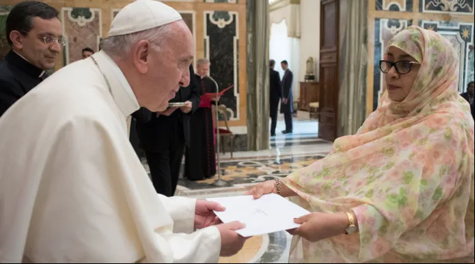 PapaFranciscoEmbajadoraMauritania_LOsservatoreRomano_18052017.jpg ?? 