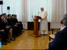 Papa fala diante das autoridades da Macedônia do Norte.