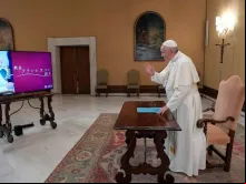 Papa Francisco durante a videoconferência.