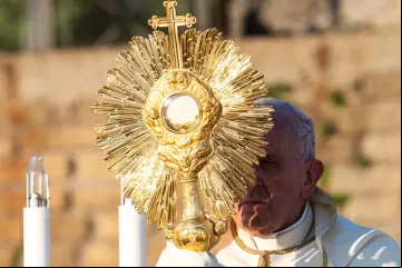 PapaFranciscoEucaristia-DanielIbanez-ACIPrensa-23032021_1.jpg