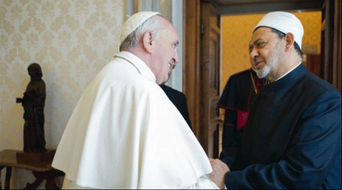 PapaFranciscoImamSheikAhmedMuhammadAl_Tayyib_310716.gif ?? 