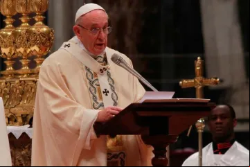 PapaFranciscoMisaEpifania_LuciaBallesterACIPrensa060117.jpg