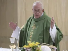Papa Francisco celebra Missa em Santa Marta.
