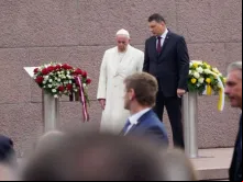 Papa homenageia vítimas do comunismo.