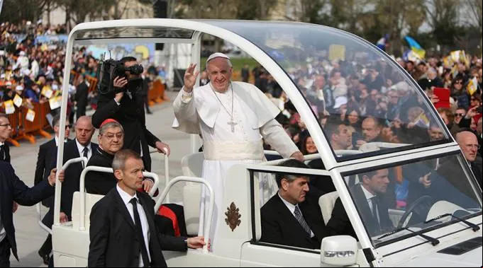 PapaFranciscoNapoles_DanielIbanezACIPrensa_150915.jpg ?? 