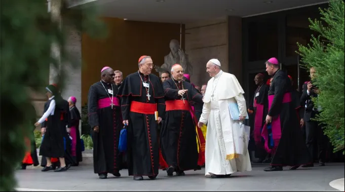 PapaFranciscoPadresSinodales_VaticanMedia_05102018.jpg ?? 