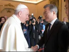 Papa Francisco com o Presidente de Coreia.