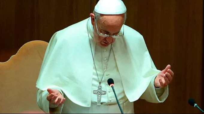 PapaFranciscoRezando_DanielIbanez_ACIPrensa_15082017.jpg ?? 