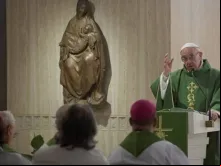 Papa Francisco na capela da Casa Santa Marta.