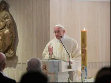 Papa Francisco durante a Missa em Santa Marta. 
