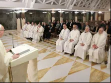 Papa pronuncia sua homilia.