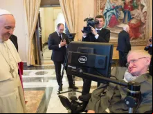 Papa Francisco e Stephen Hawking no Vaticano.