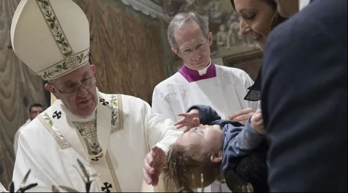 PapaFrancisco_Bautismo_CapillaSixtina_11012016_VaticanMedia.jpg ?? 