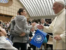 Papa Francisco recebe a Fundação Gnocchi no Vaticano.