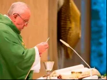 Papa Francisco celebra Missa na capela da Casa Santa Marta.