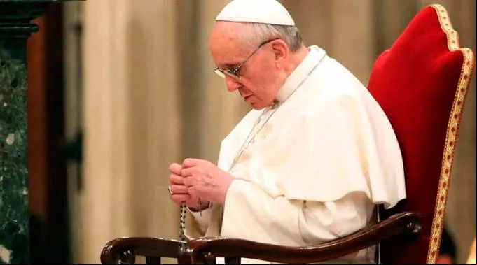 PapaFrancisco_Rosario_LOR071016.jpg ?? 
