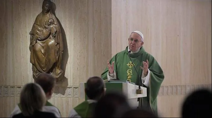 PapaFrancisco_SantaMarta_LOR_211016.jpg ?? 