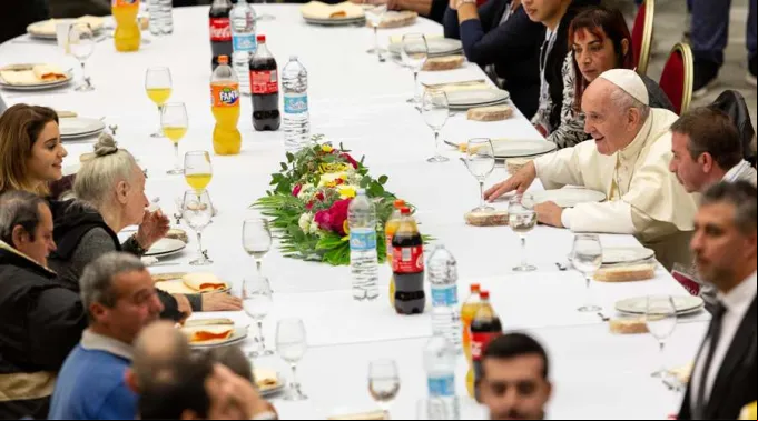 PapaFrancisco_almuerzopobres_17nov2019_DanielIbanYezACI.jpg ?? 